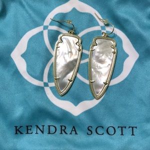 Kendra Scott Ivory Arrow Earring